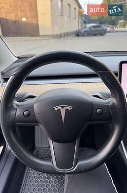 Седан Tesla Model 3 2019 в 