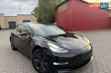 Седан Tesla Model 3 2019 в 