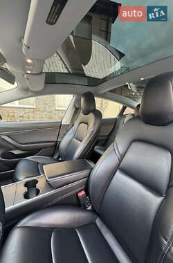 Седан Tesla Model 3 2019 в 