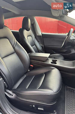 Седан Tesla Model 3 2019 в 