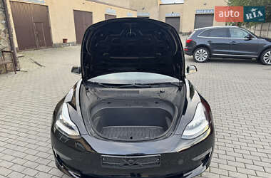 Седан Tesla Model 3 2019 в 