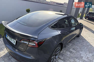 Седан Tesla Model 3 2022 в 