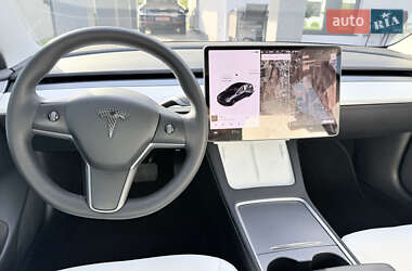 Седан Tesla Model 3 2022 в 
