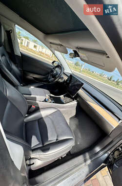 Седан Tesla Model 3 2019 в 