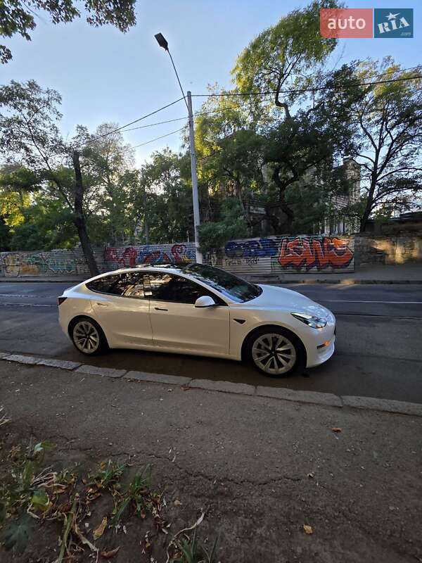 Седан Tesla Model 3 2021 в Одесі