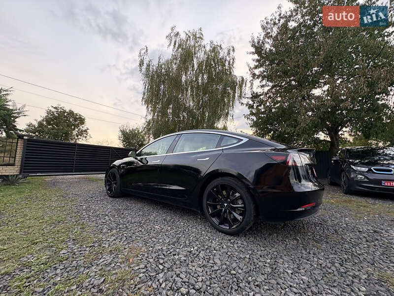 Седан Tesla Model 3 2018 в Луцьку