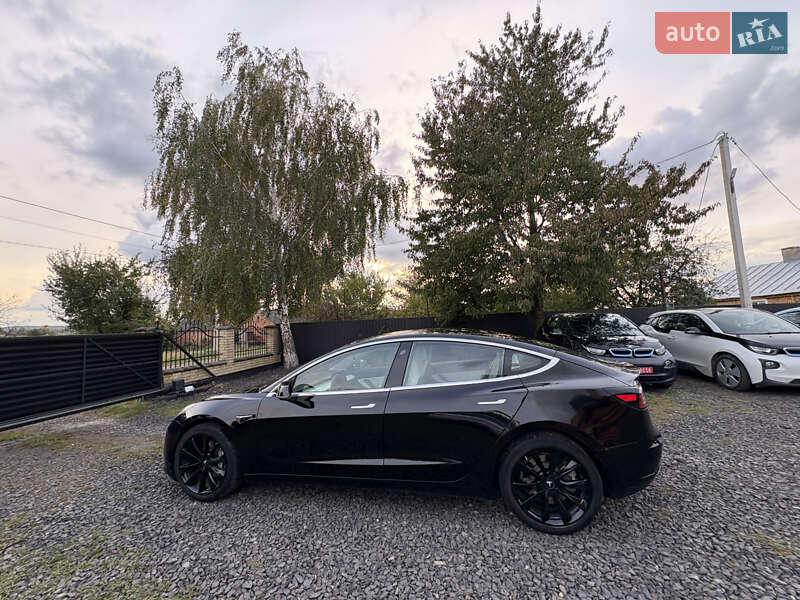 Седан Tesla Model 3 2018 в Луцьку