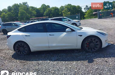 Седан Tesla Model 3 2021 в 