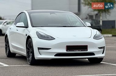 Седан Tesla Model 3 2021 в Ровно