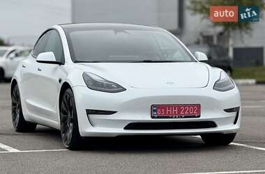 Седан Tesla Model 3 2021 в 