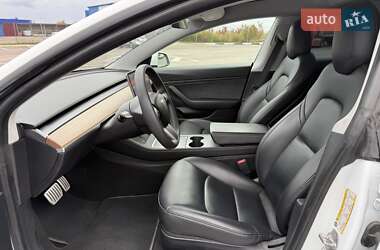 Седан Tesla Model 3 2021 в Ровно