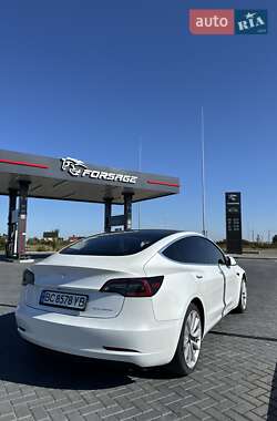 Седан Tesla Model 3 2020 в 