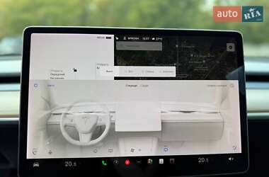 Седан Tesla Model 3 2021 в 