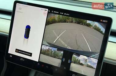 Седан Tesla Model 3 2021 в 