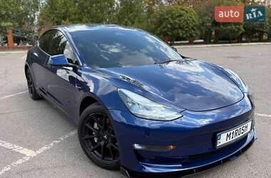 Седан Tesla Model 3 2021 в 