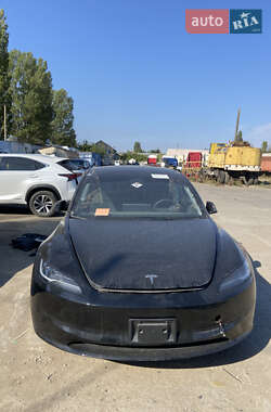 Седан Tesla Model 3 2024 в 