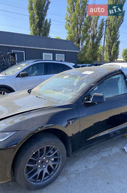 Седан Tesla Model 3 2024 в 