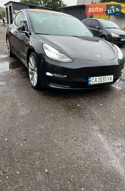 Седан Tesla Model 3 2018 в Черкассах