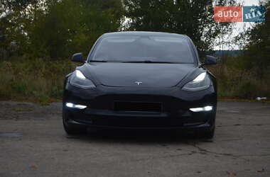 Седан Tesla Model 3 2021 в 