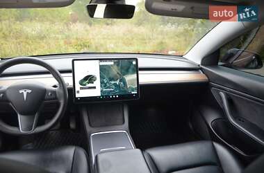Седан Tesla Model 3 2021 в 