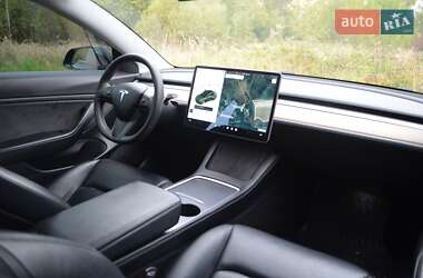 Седан Tesla Model 3 2021 в 