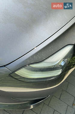 Седан Tesla Model 3 2020 в 
