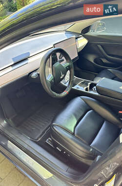Седан Tesla Model 3 2020 в 