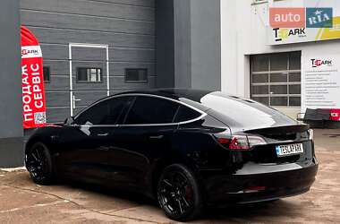 Седан Tesla Model 3 2020 в 