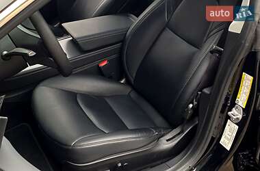 Седан Tesla Model 3 2020 в 