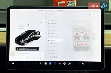 Седан Tesla Model 3 2020 в 