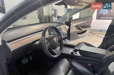 Седан Tesla Model 3 2021 в 