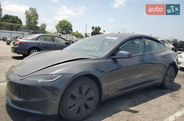 Седан Tesla Model 3 2025 в Киеве