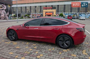 Седан Tesla Model 3 2019 в 