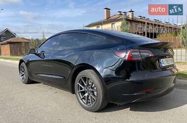 Седан Tesla Model 3 2023 в 