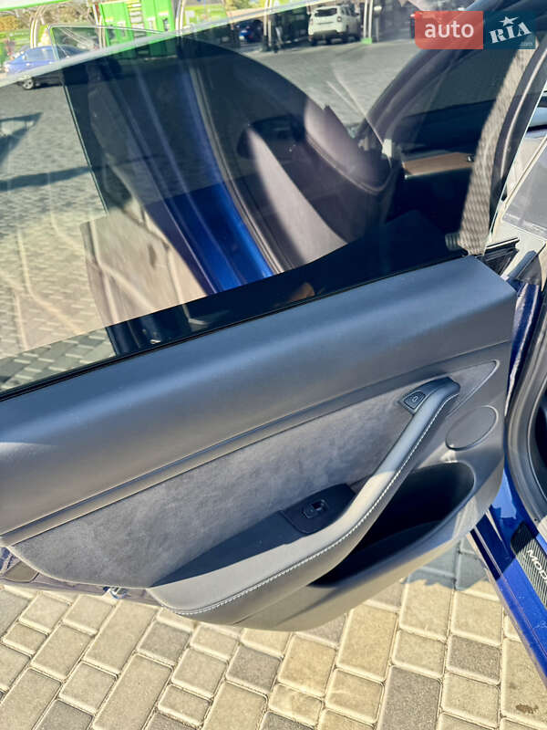 Седан Tesla Model 3 2022 в Кропивницькому