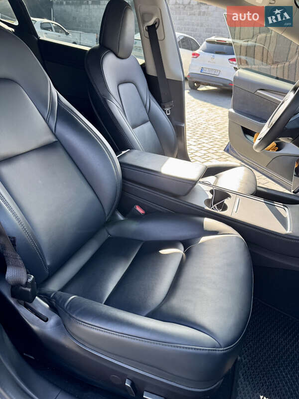 Седан Tesla Model 3 2022 в Кропивницькому