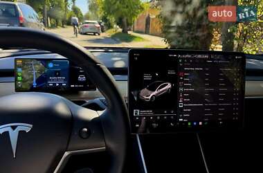 Седан Tesla Model 3 2019 в 