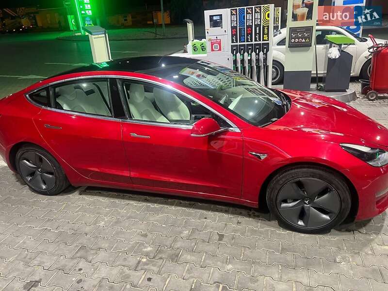 Седан Tesla Model 3 2020 в Одессе