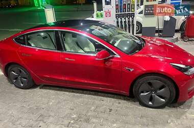 Седан Tesla Model 3 2020 в 