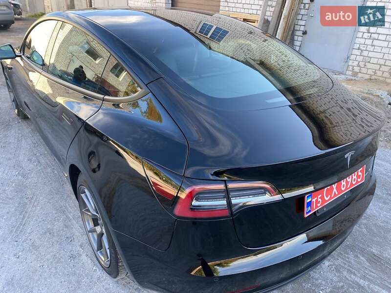 Седан Tesla Model 3 2022 в Дніпрі