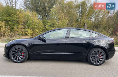 Седан Tesla Model 3 2021 в 