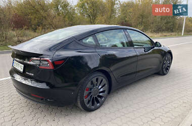 Седан Tesla Model 3 2021 в 