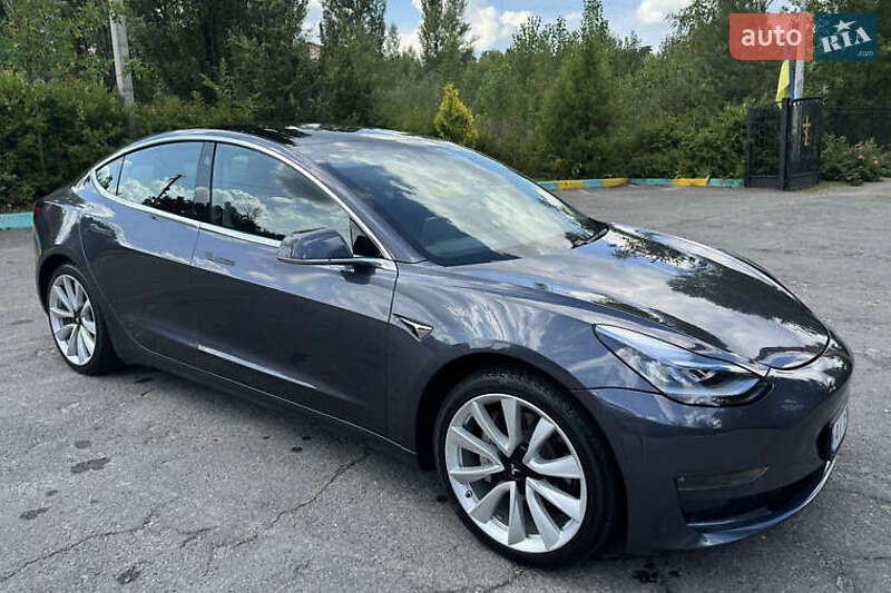Седан Tesla Model 3 2019 в Києві