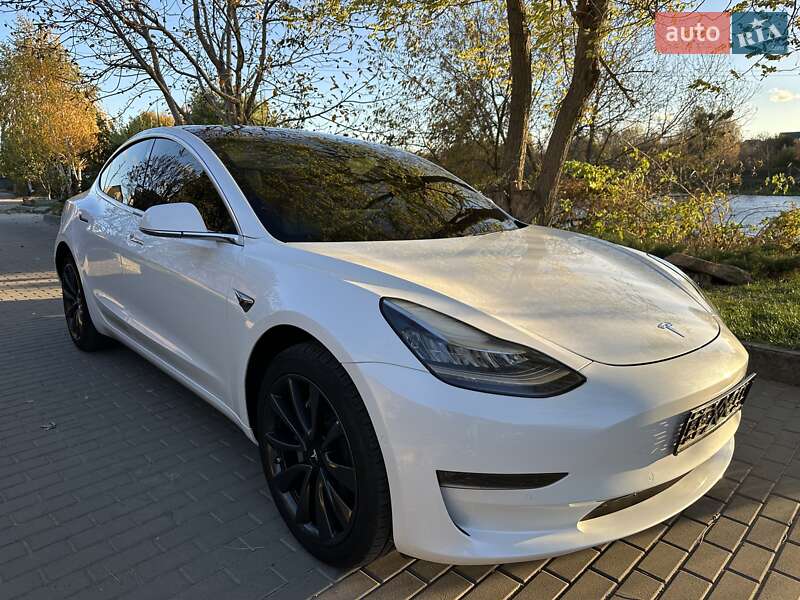 Седан Tesla Model 3 2019 в Білій Церкві