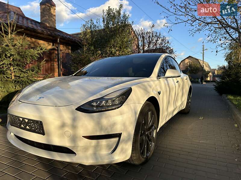 Седан Tesla Model 3 2019 в Білій Церкві