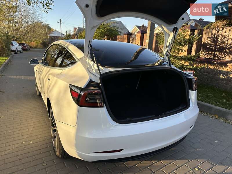 Седан Tesla Model 3 2019 в Білій Церкві