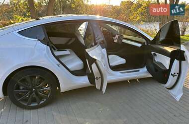 Седан Tesla Model 3 2019 в Белой Церкви