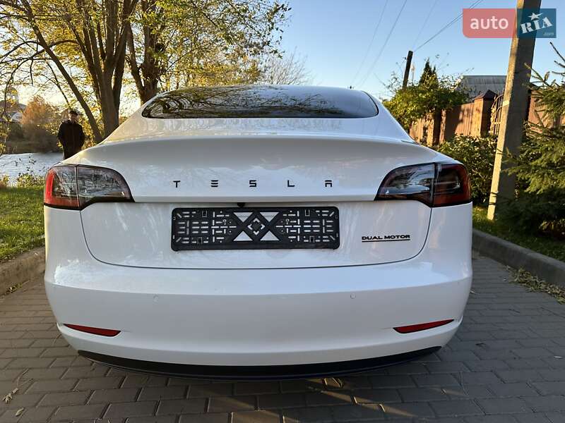 Седан Tesla Model 3 2019 в Білій Церкві