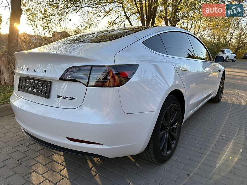 Седан Tesla Model 3 2019 в Білій Церкві