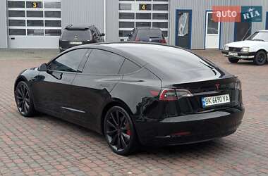 Седан Tesla Model 3 2019 в 
